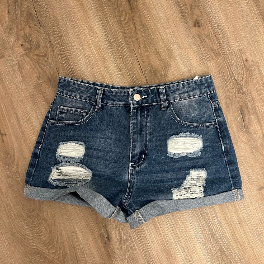 Women’s ripped jeans shorts